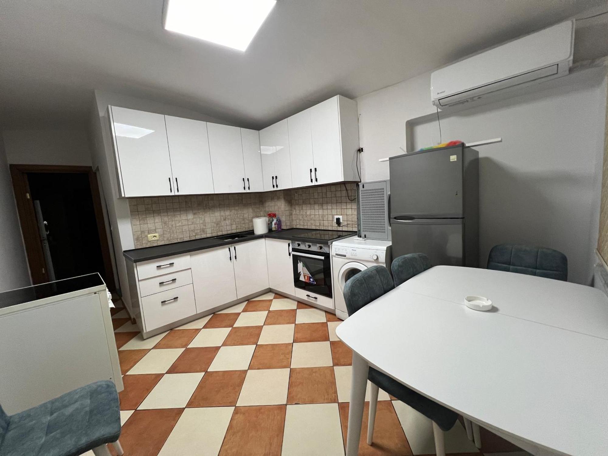 Sisterhood Hostel-Female Only Tirana Bagian luar foto