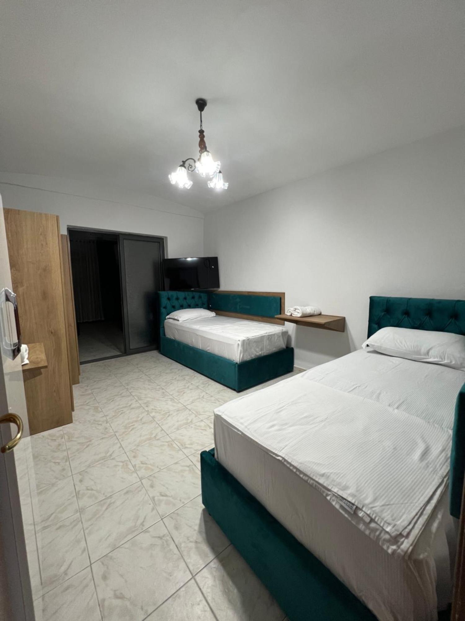 Sisterhood Hostel-Female Only Tirana Bagian luar foto